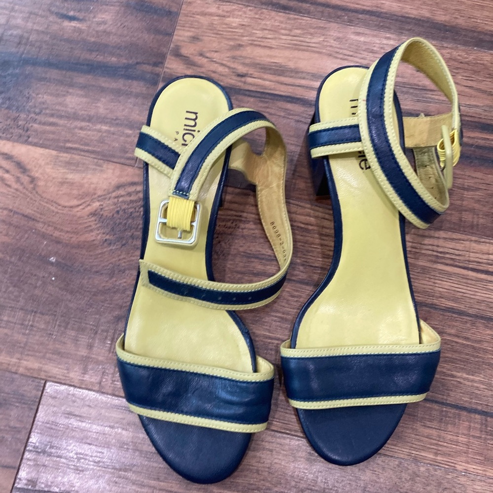 Black and Yellow Sandals with Wide Strap and Textured Sole